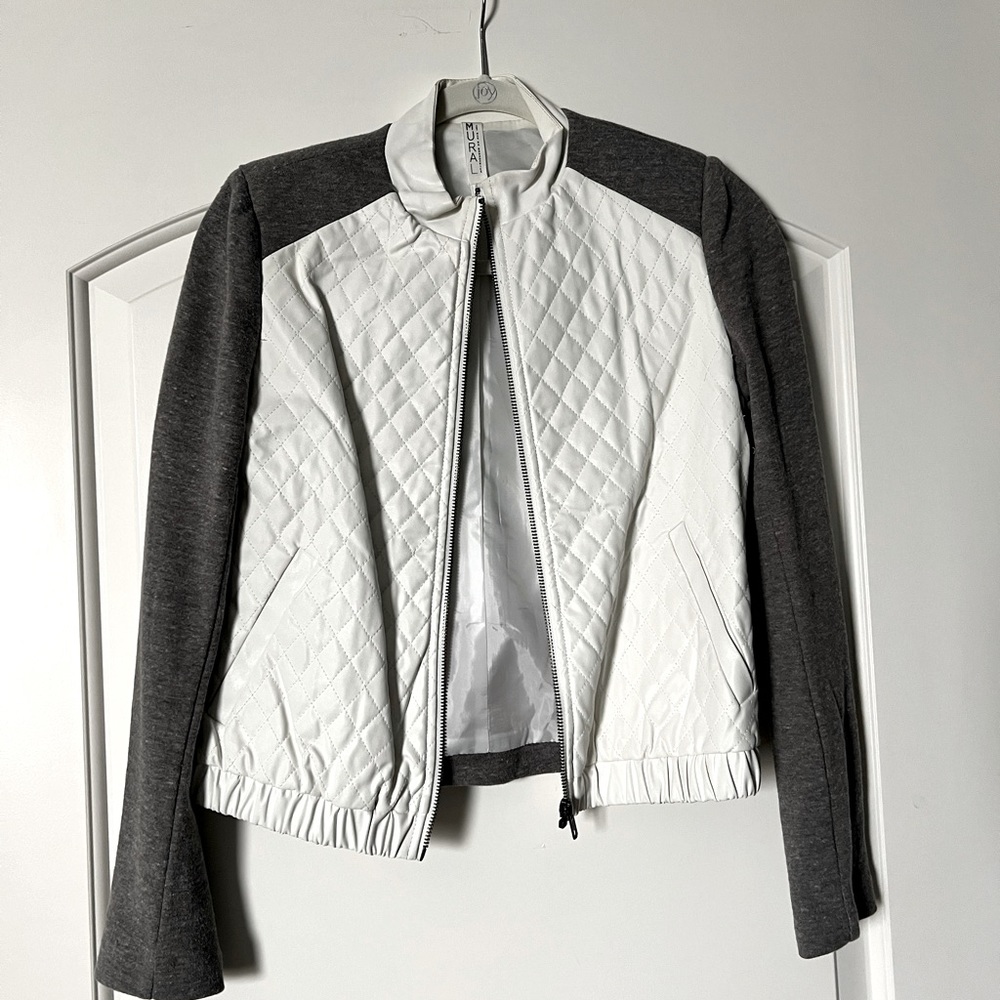 Mural grey and white quilted bomber motorcycle jacket. Sz XS